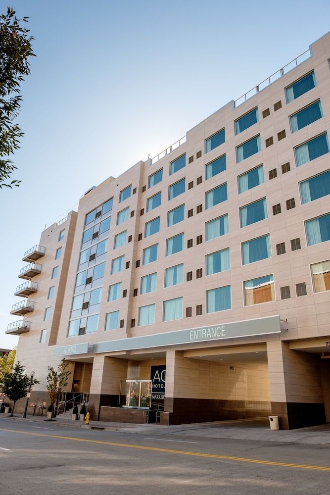 AC Hotel by Marriott Cincinnati at The Banks 1