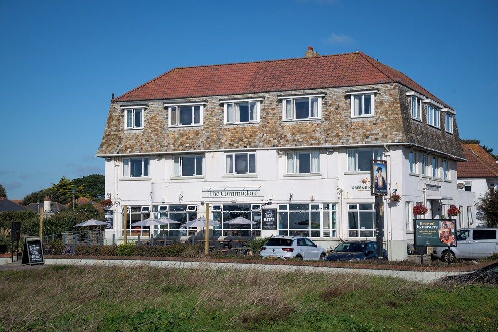 Commodore Hotel by Greene King Inns 1