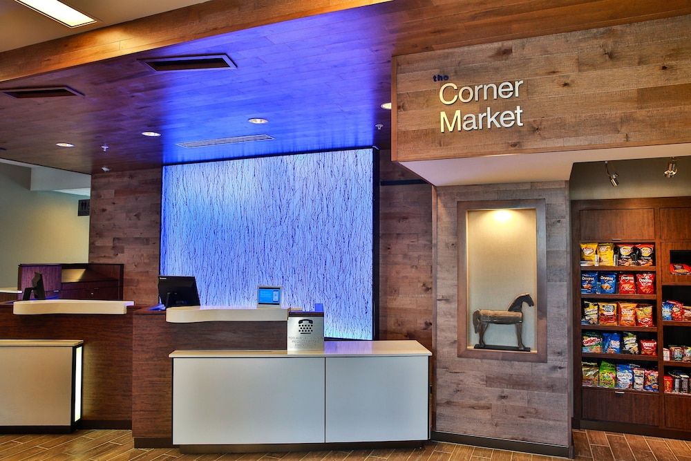 Fairfield Inn & Suites by Marriott Savannah Midtown 2