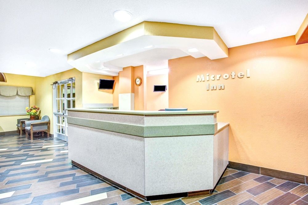 Microtel Inn & Suites Newport News 2