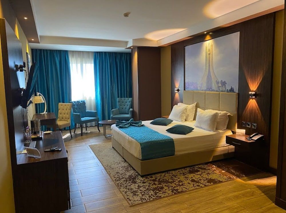LB Suites Hotel 1