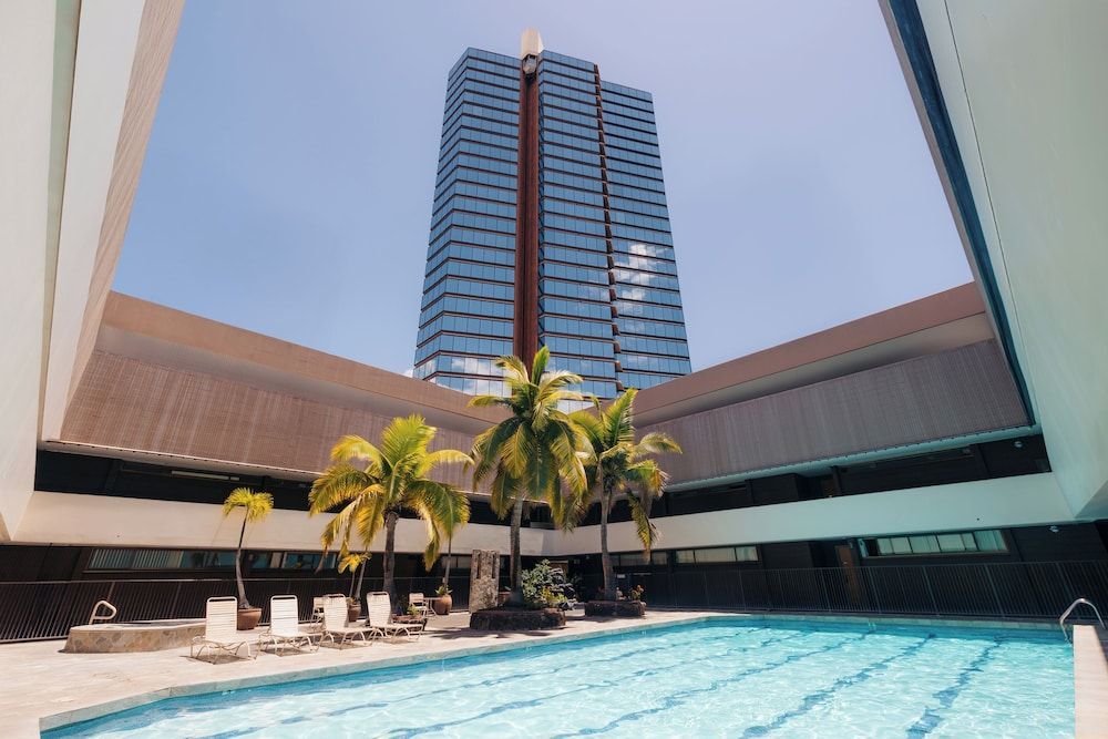 Bishop Suites Downtown Honolulu 1