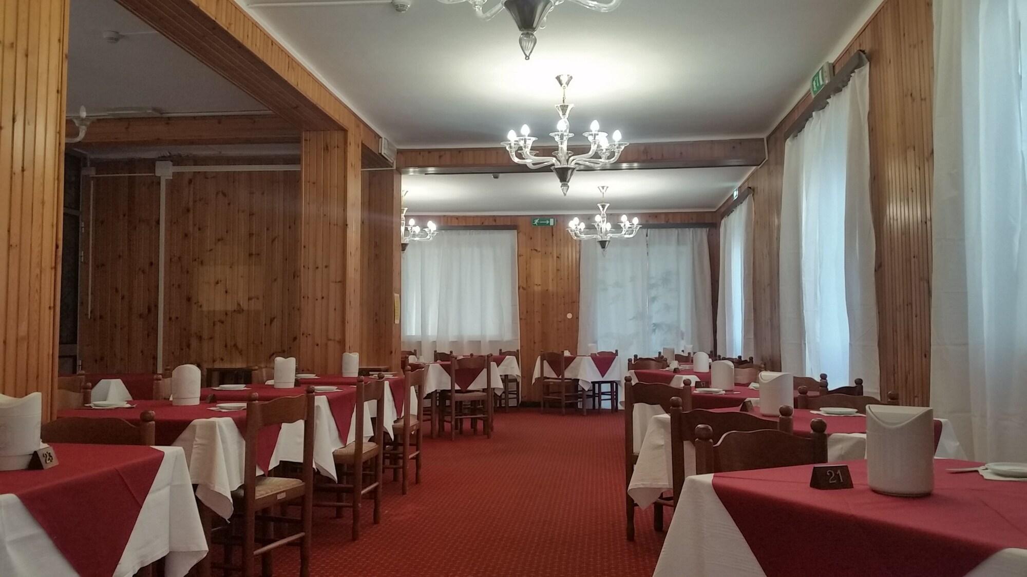 Aparthotel Manolita 2