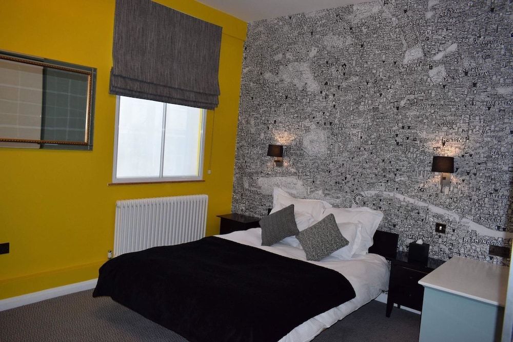 The Fitzrovia Belle Hotel 2