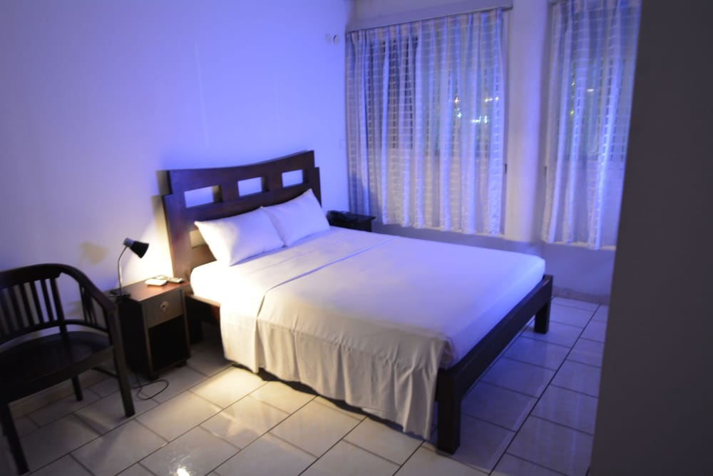 Bayfront Hotel 1