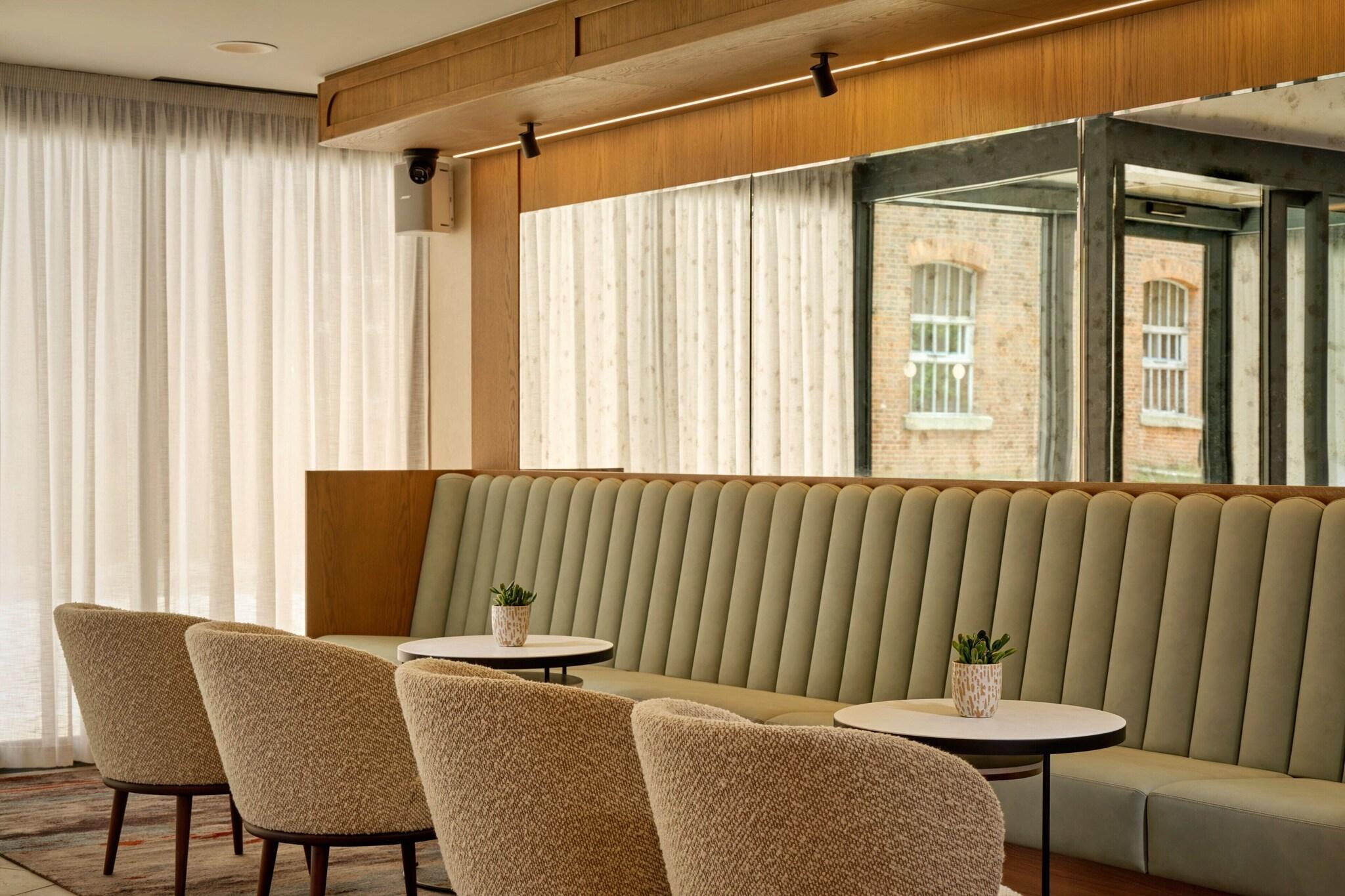 The Reach at Piccadilly Manchester a Tribute Hotel 2