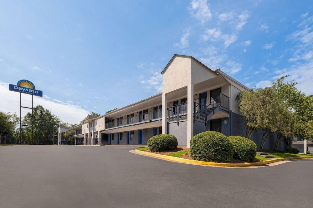 Days Inn by Wyndham College Park Airport Best Road 1