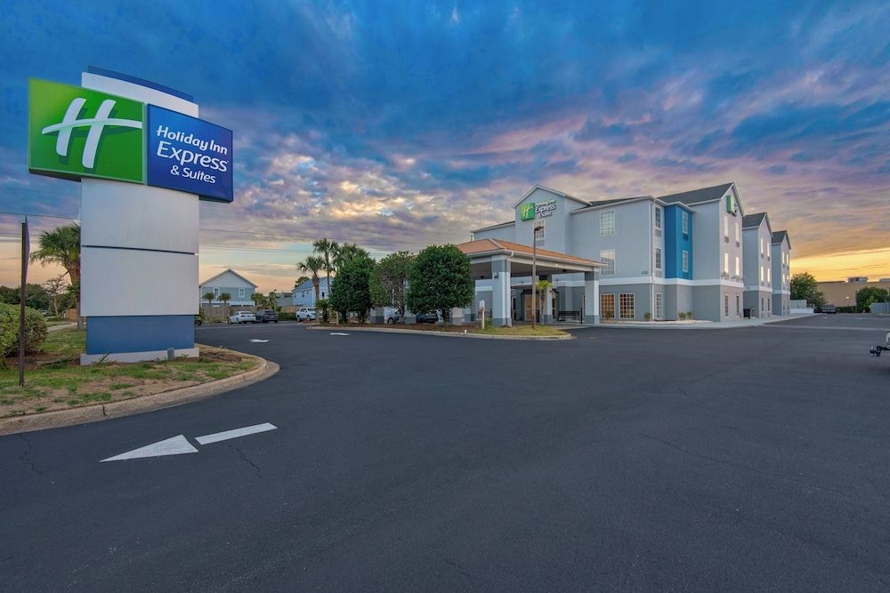 Holiday Inn Express & Suites DESTIN E - COMMONS MALL AREA by IHG 1