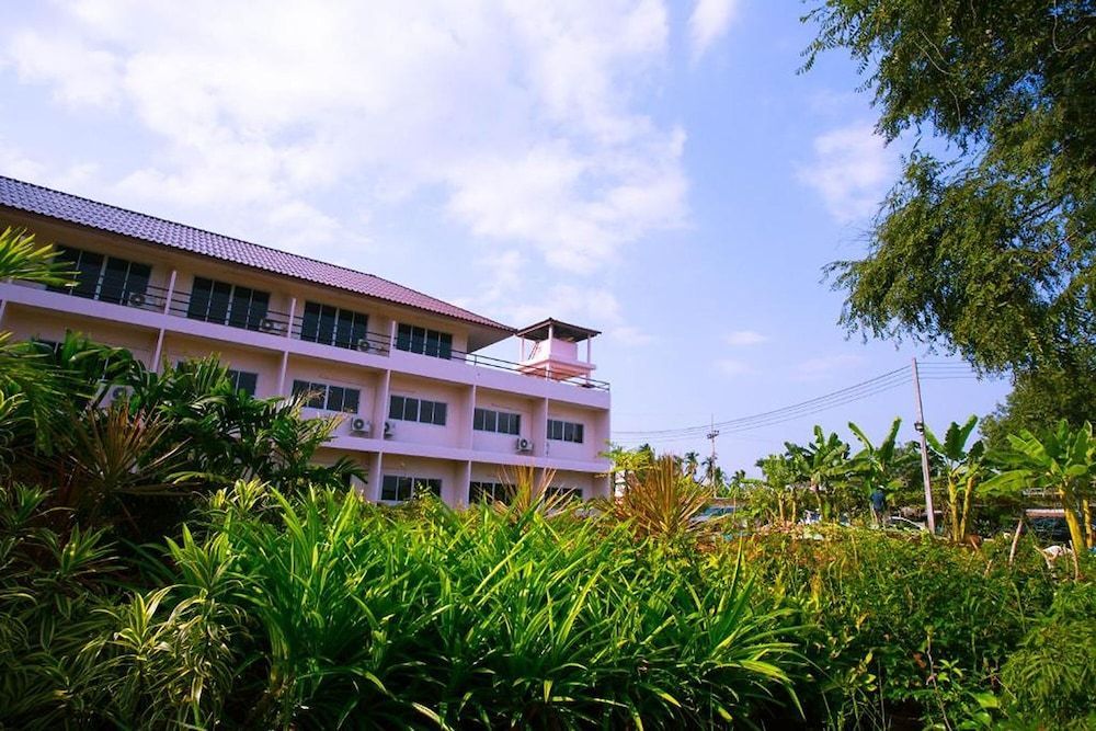 Be Fine Sabuy Hotel and Resort 2