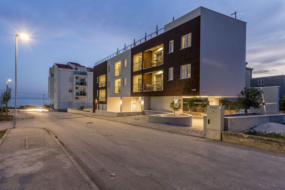 Ringo Apartments 1