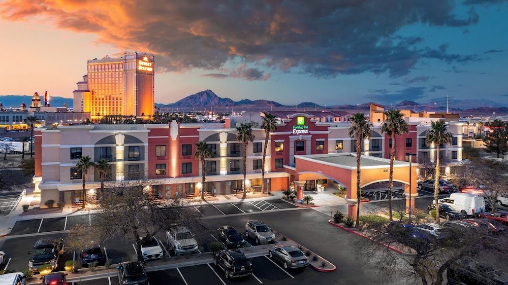 Holiday Inn Express & Suites HENDERSON by IHG 1