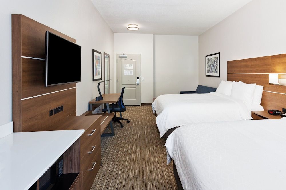 Holiday Inn Express & Suites ROME by IHG 2