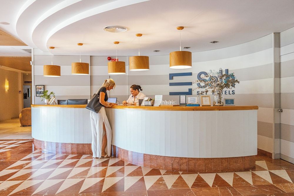 Seth Santo Tomás 2