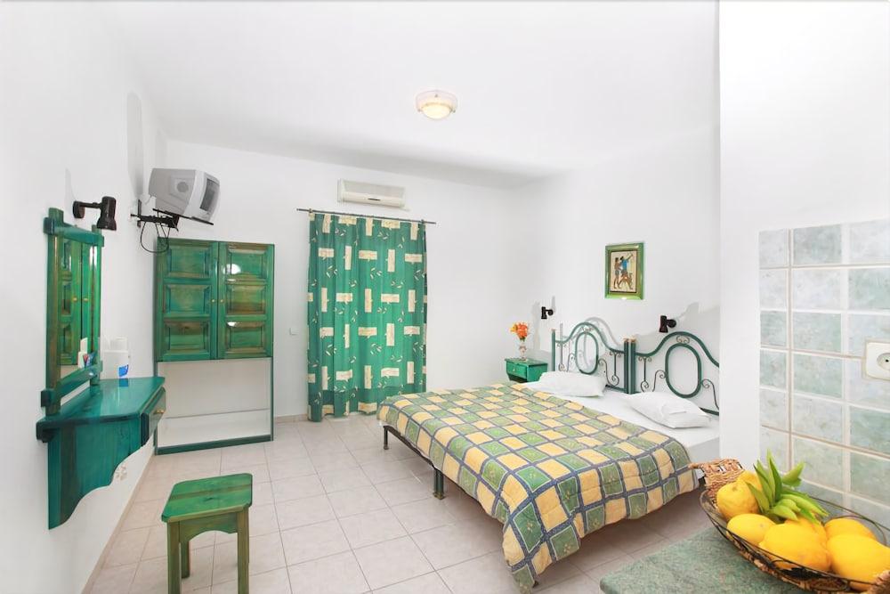 Pavlos Maria studios 2