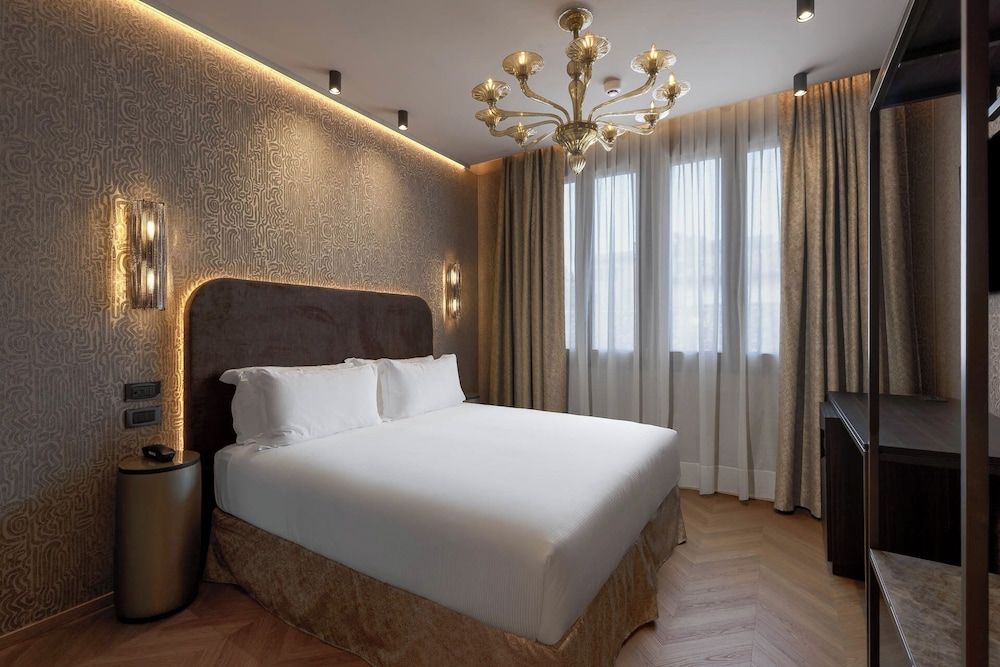 Hotel Atmosphere 1