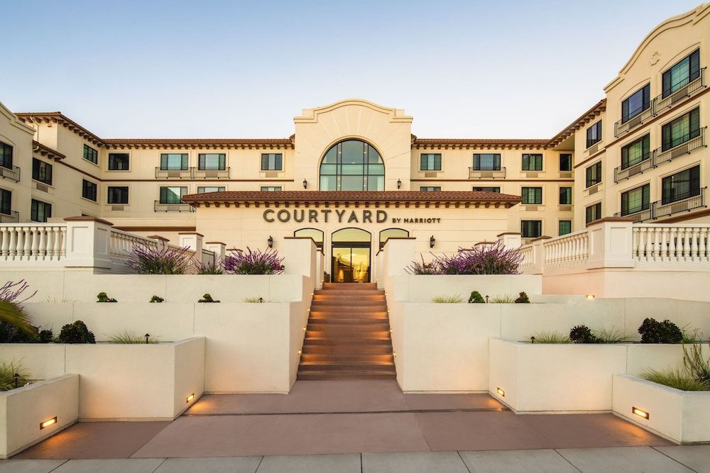 Courtyard by Marriott Santa Cruz 1