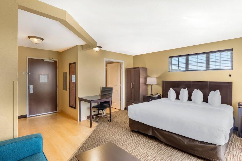 MainStay Suites Jacksonville near Camp Lejeune 1