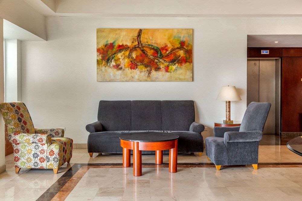 Quality Inn Monterrey La Fe 2