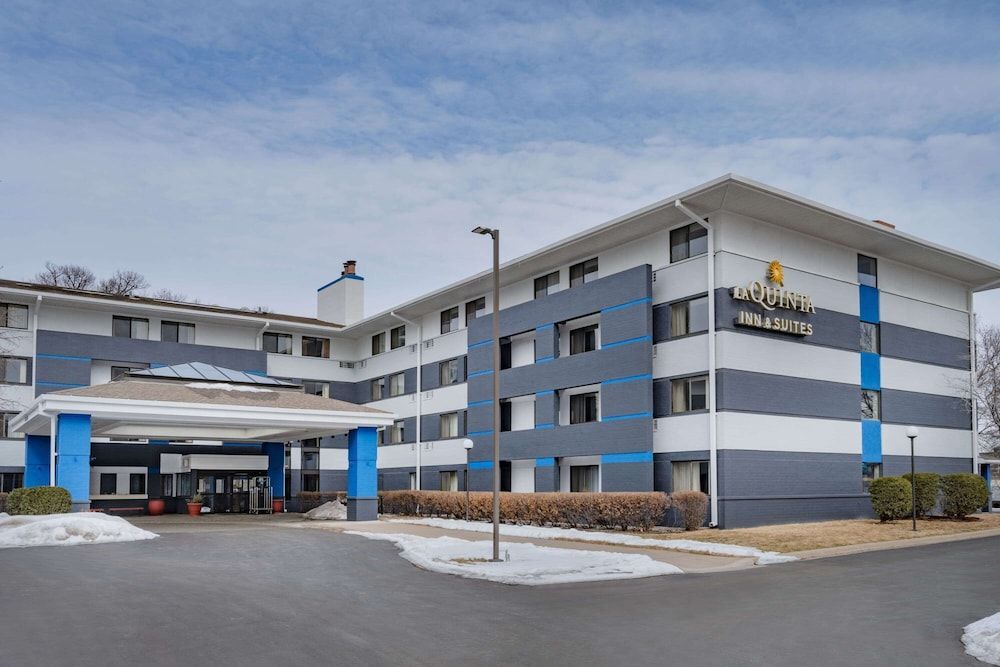 La Quinta by Wyndham Minneapolis-Minnetonka 1