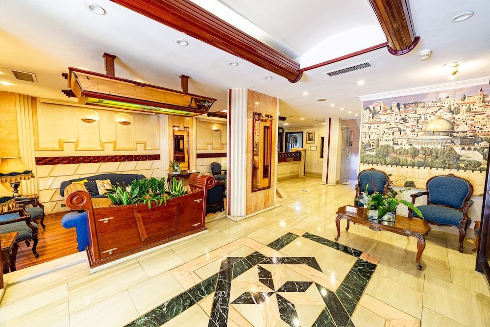 Comfort Hotel Suites 2