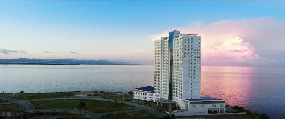 Arterra Hotel and Resort 1