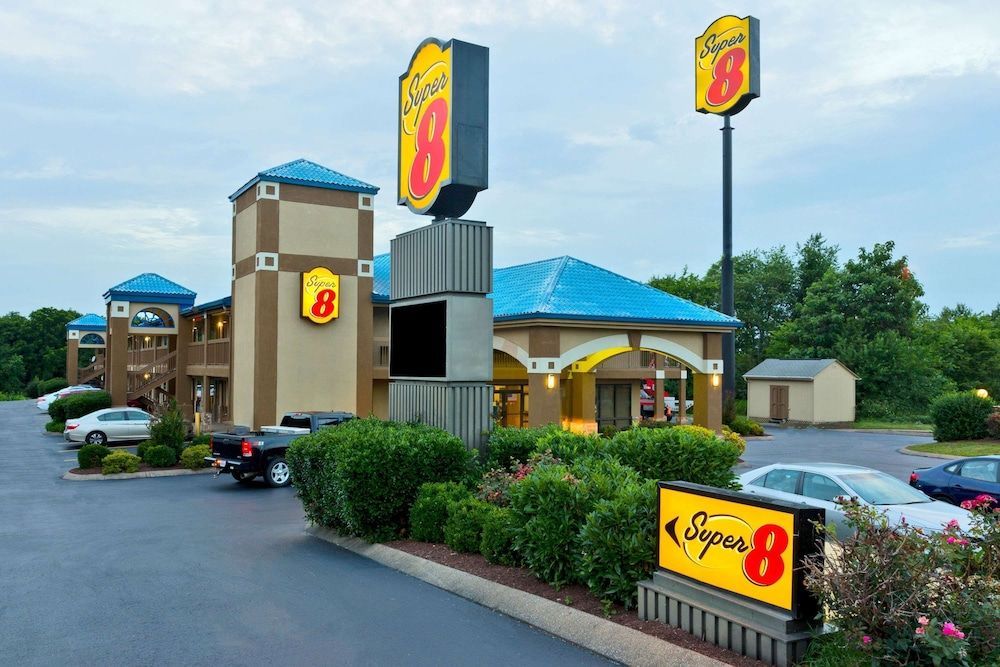 Super 8 by Wyndham Franklin Hwy 31 1