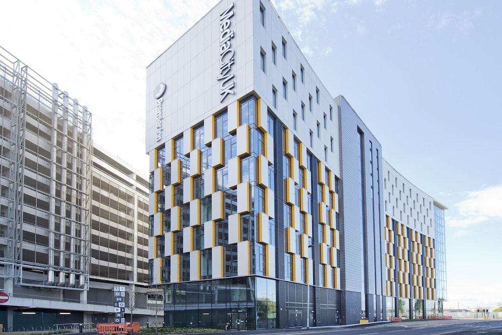Premier Inn Manchester Salford Media City 1