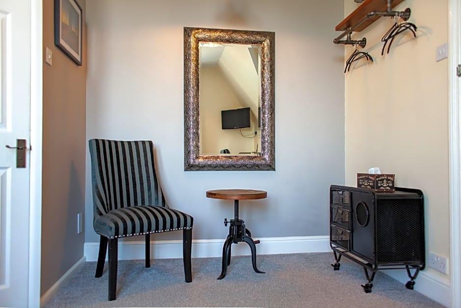 Oaklands Guest House 2