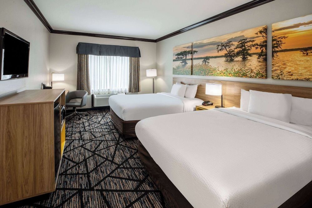 Days Inn by Wyndham Baton Rouge I-10 1