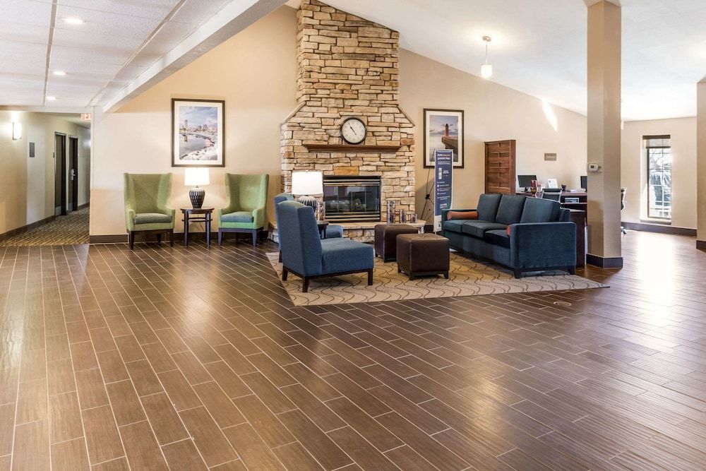 Comfort Inn Waukesha - Milwaukee West 2