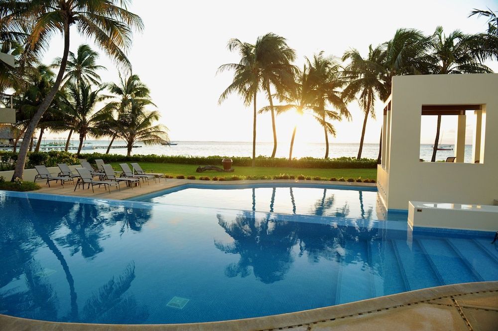 The Phoenix Resort 1