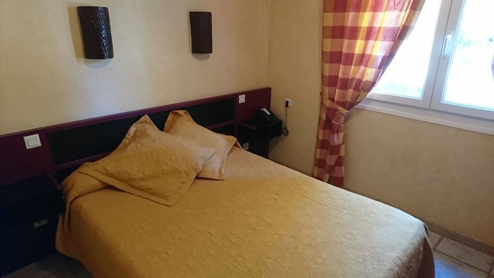Hotel Les Cavalets 2