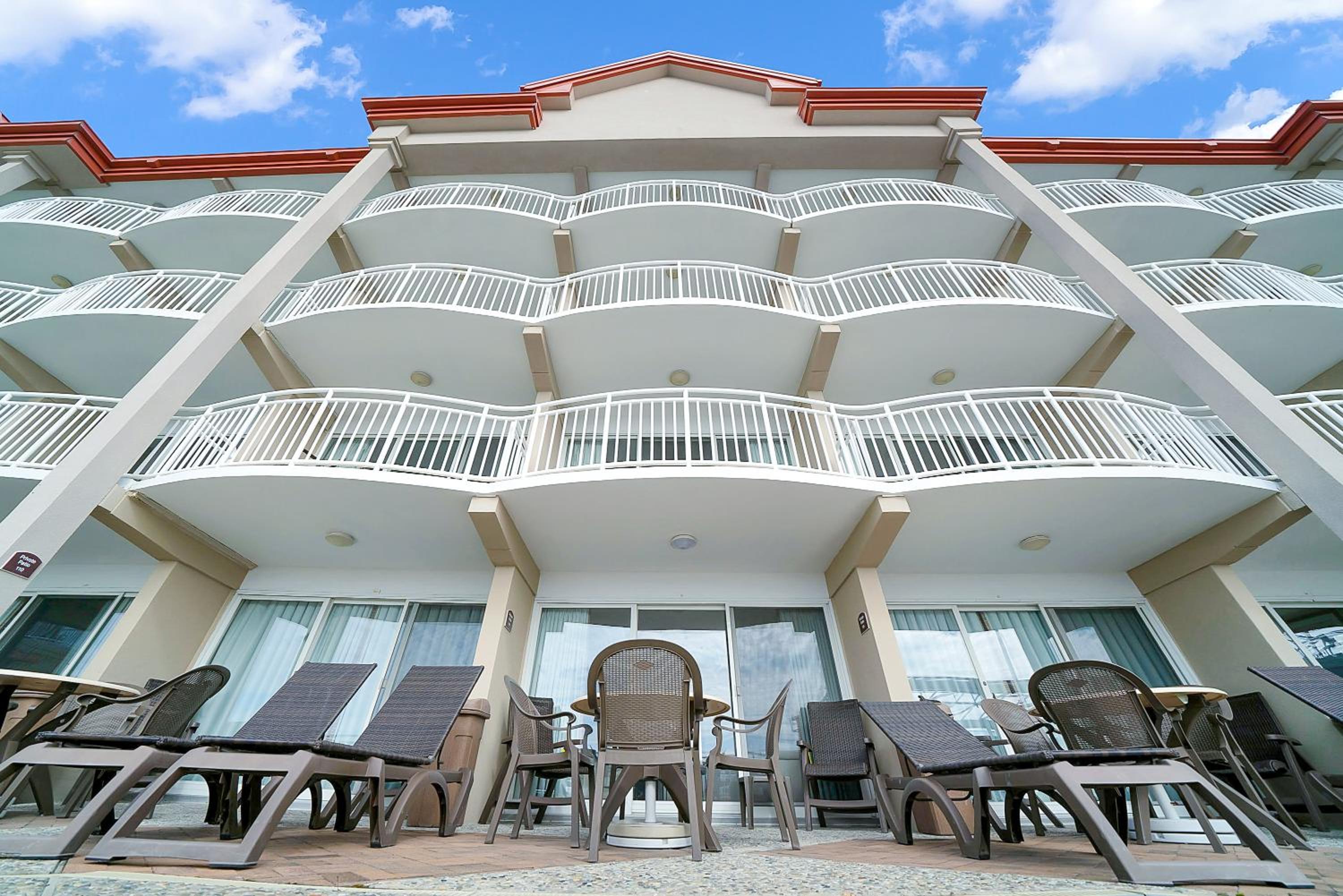 Montreal Beach Resort 1