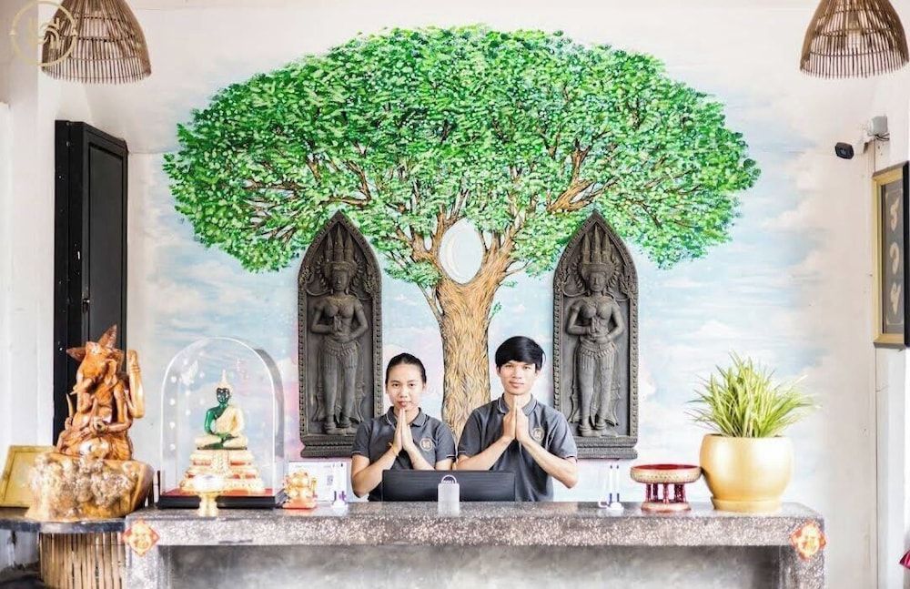 Green BOUTiQUE 2