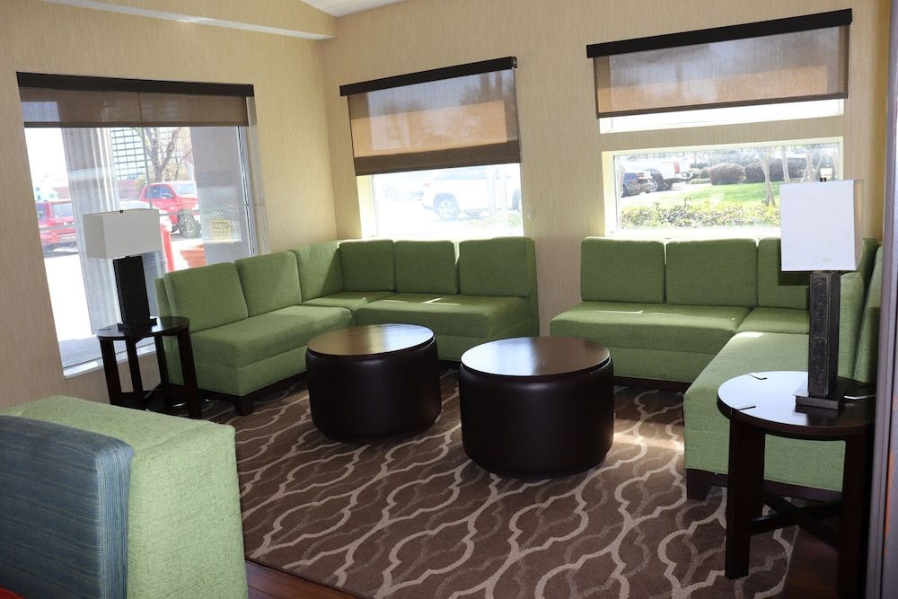 Comfort Suites DFW Airport 2
