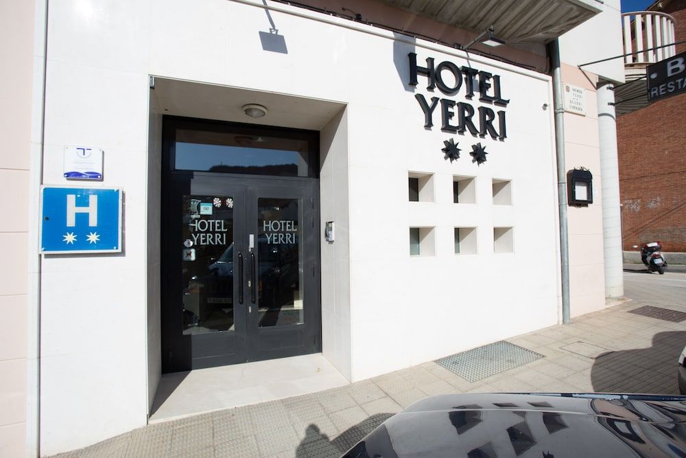 Hotel Yerri 1