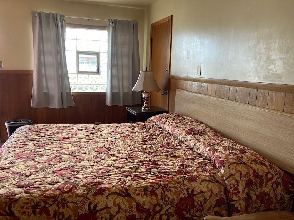 Highland Manor Motel 1