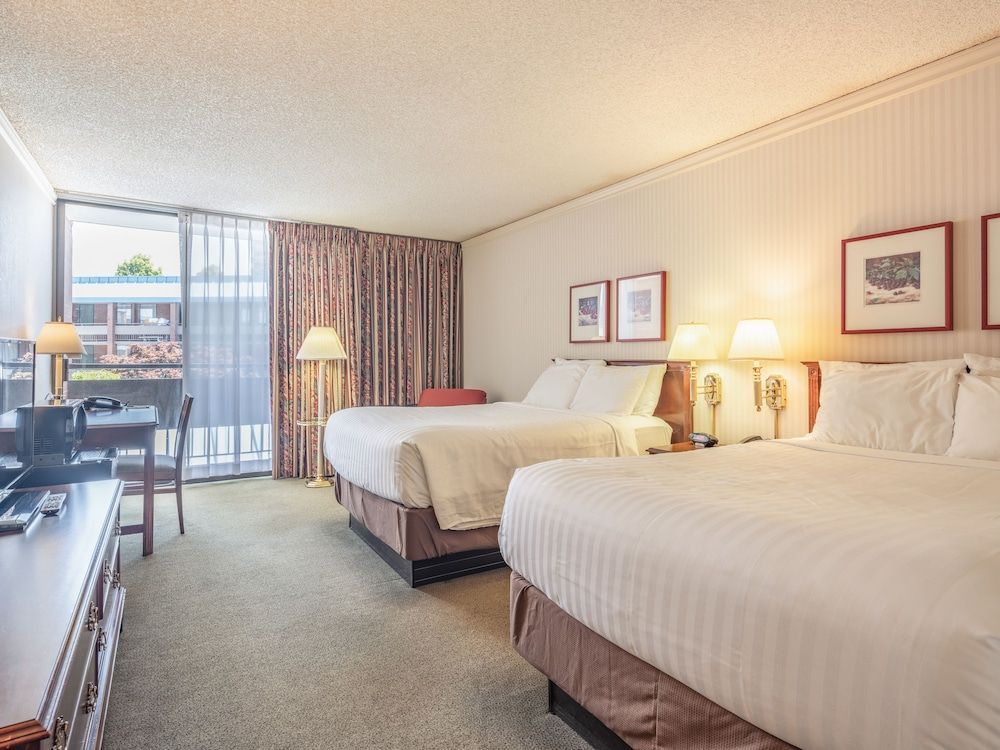 University Place Hotel and Conference Center 1