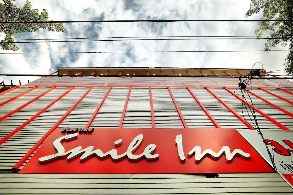 Smile Inn 1