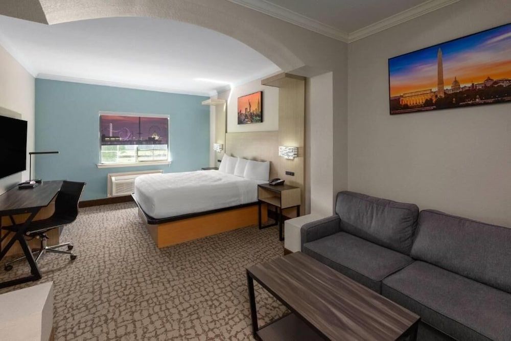 Baymont by Wyndham Texas City 1