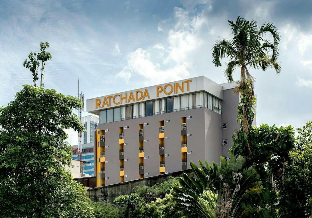 Ratchada Point Hotel 1