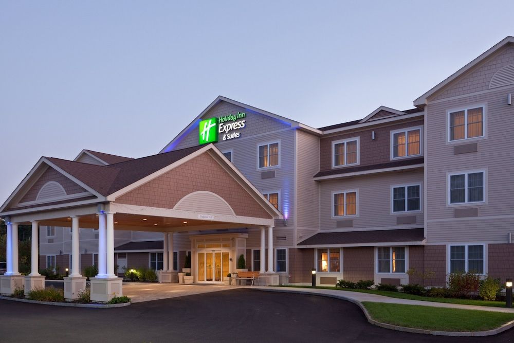 Holiday Inn Express & Suites TILTON - LAKES REGION by IHG 1