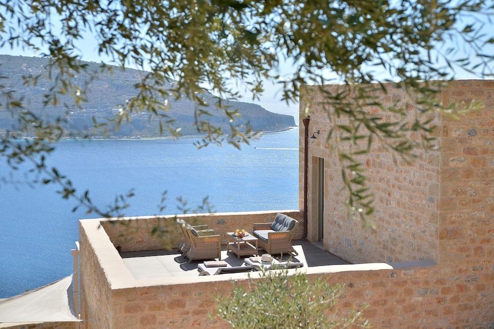 Akrolithi Boutique Hotel & Suites 1