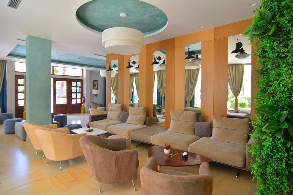 Sandy Beach Resort 2