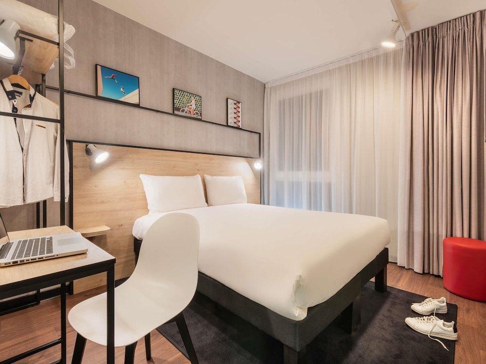 ibis Acheres St Germain en Laye 1