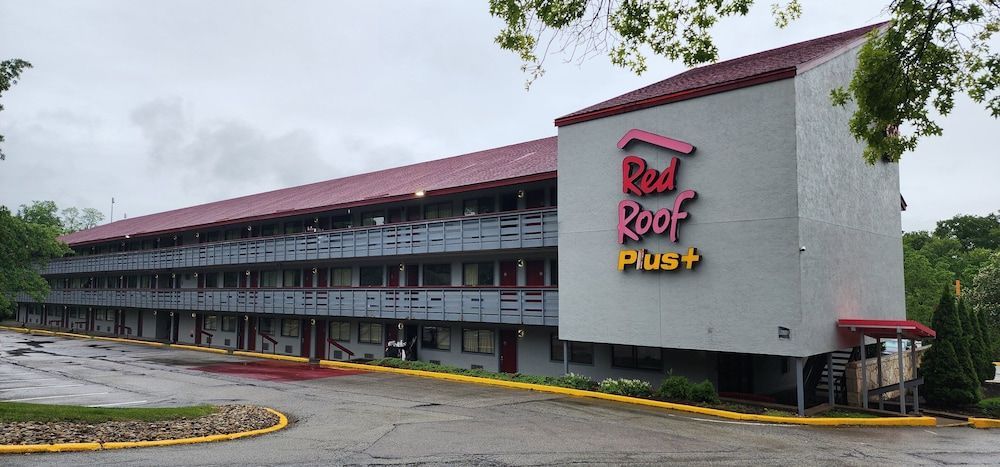 Red Roof Inn PLUS+ Pittsburgh East - Monroeville 1