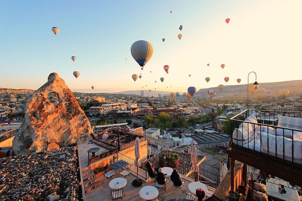 Bedrock Cave Hotel - Adults Only 1