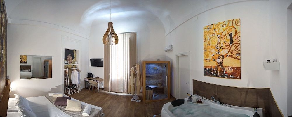 Palermo Gallery 1