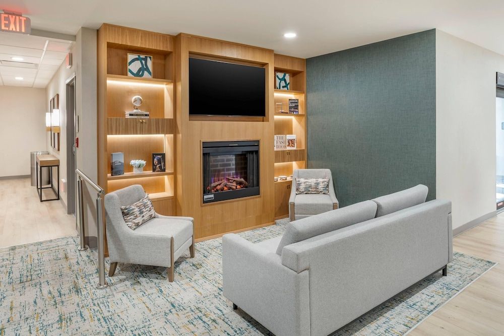 Four Points by Sheraton Newark Airport 2
