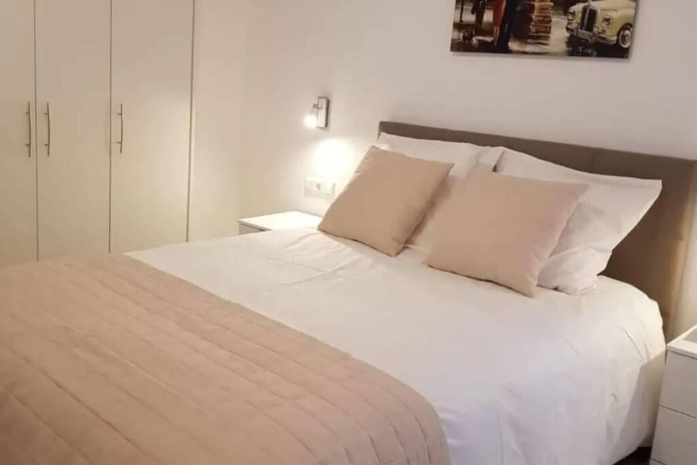 Spacious Modern Flat, 100 m2 in The Heart of City Center 2